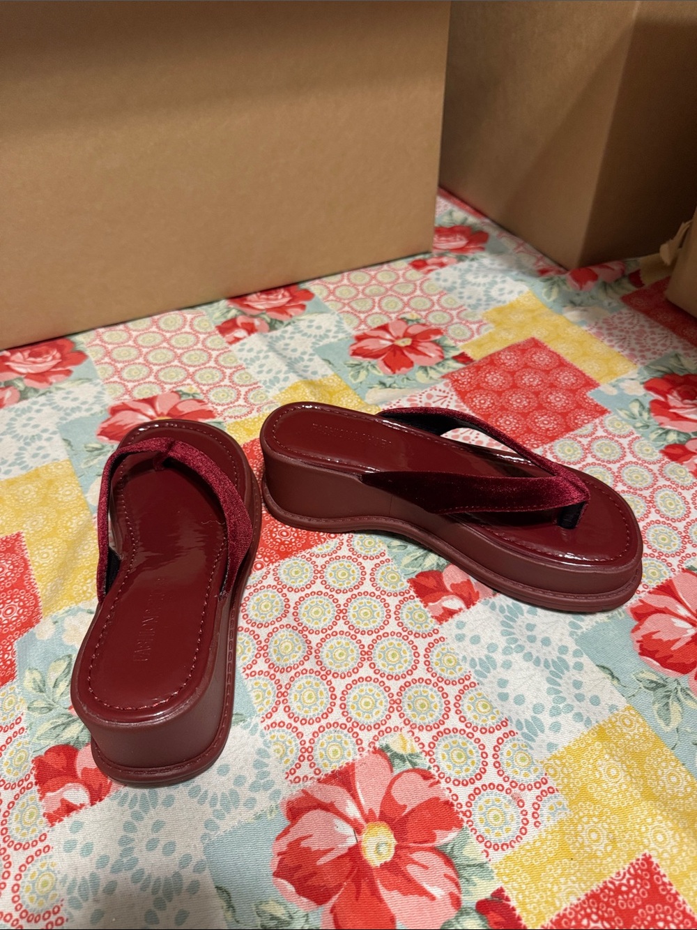 Women's Platform Thong Sandals in Burgundy